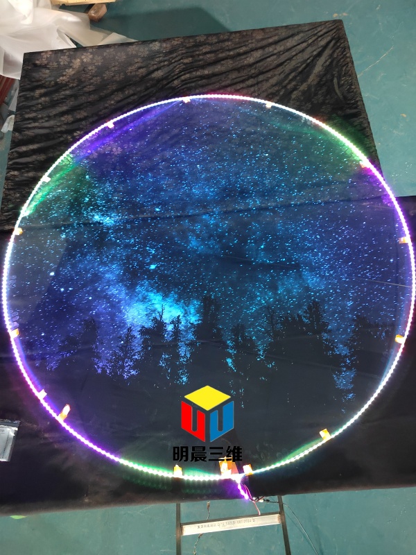 當玻璃被 “點亮”：激光內雕，讓光影在透明里造夢